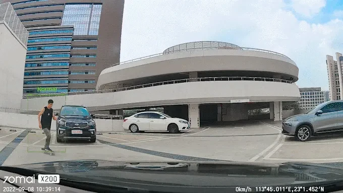 Dash Cam Omni thumbnail 2